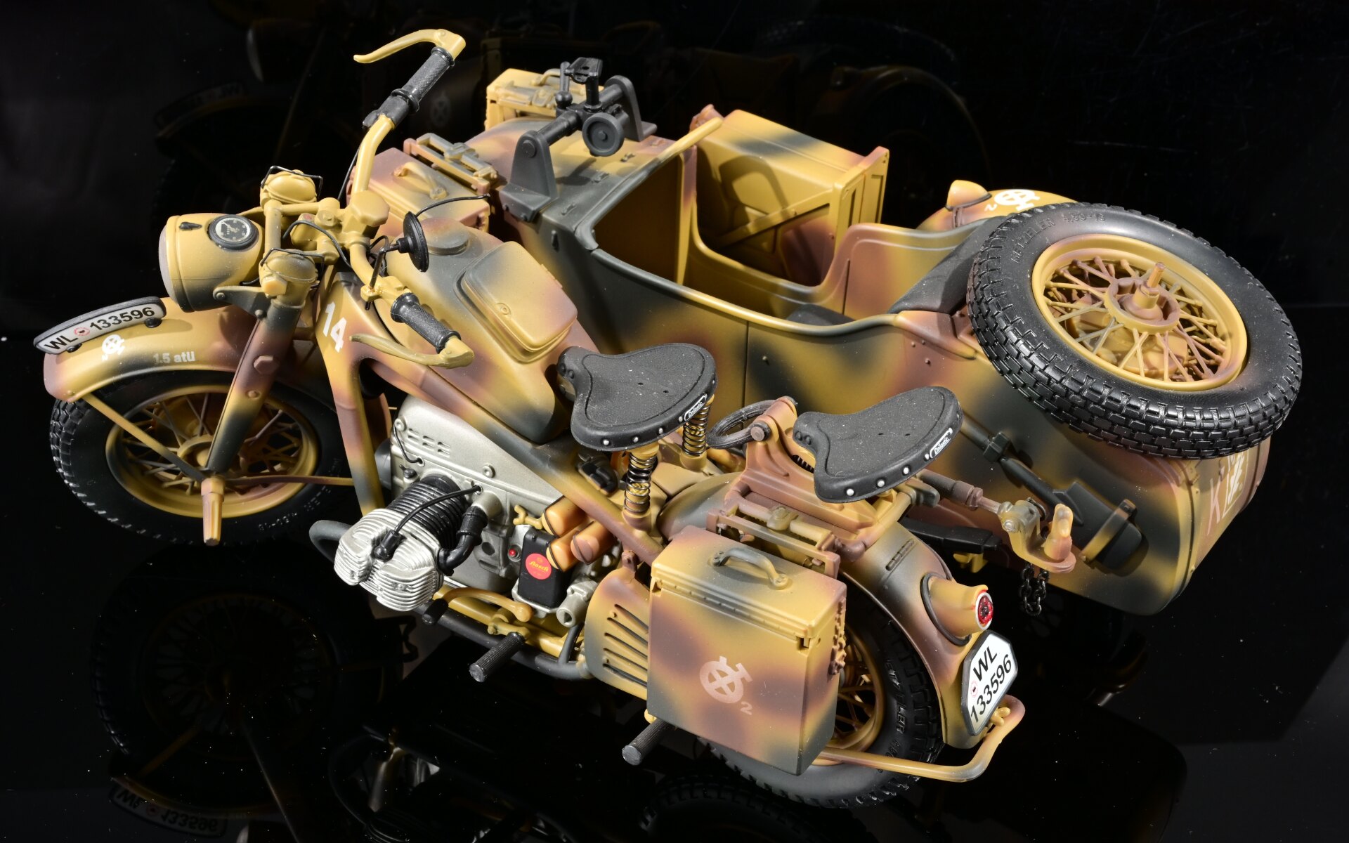 4 x Motorrad mit Beiwagen, Maßstab 1:10, verschiedene Farben und Modelle, 20. / 21. Jahrhundert, sc - Image 5 of 17