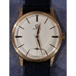 "OMEGA" - Herrenarmbanduhr der 1950/60er Jahre, Handaufzug, ungeprüft, an kaum getragenem Armband m