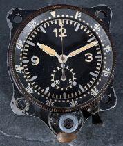Bord-Uhr der 1930er/40er Jahre; Nr. 868460, Modellnummer 127-55?A. Schwarzes Ziffernblatt mit fluor