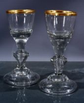 2x Pokalglas mit Goldrand. Lauensteiner Glas des 18. Jhdts. Leicht in Form und Ausführung differier