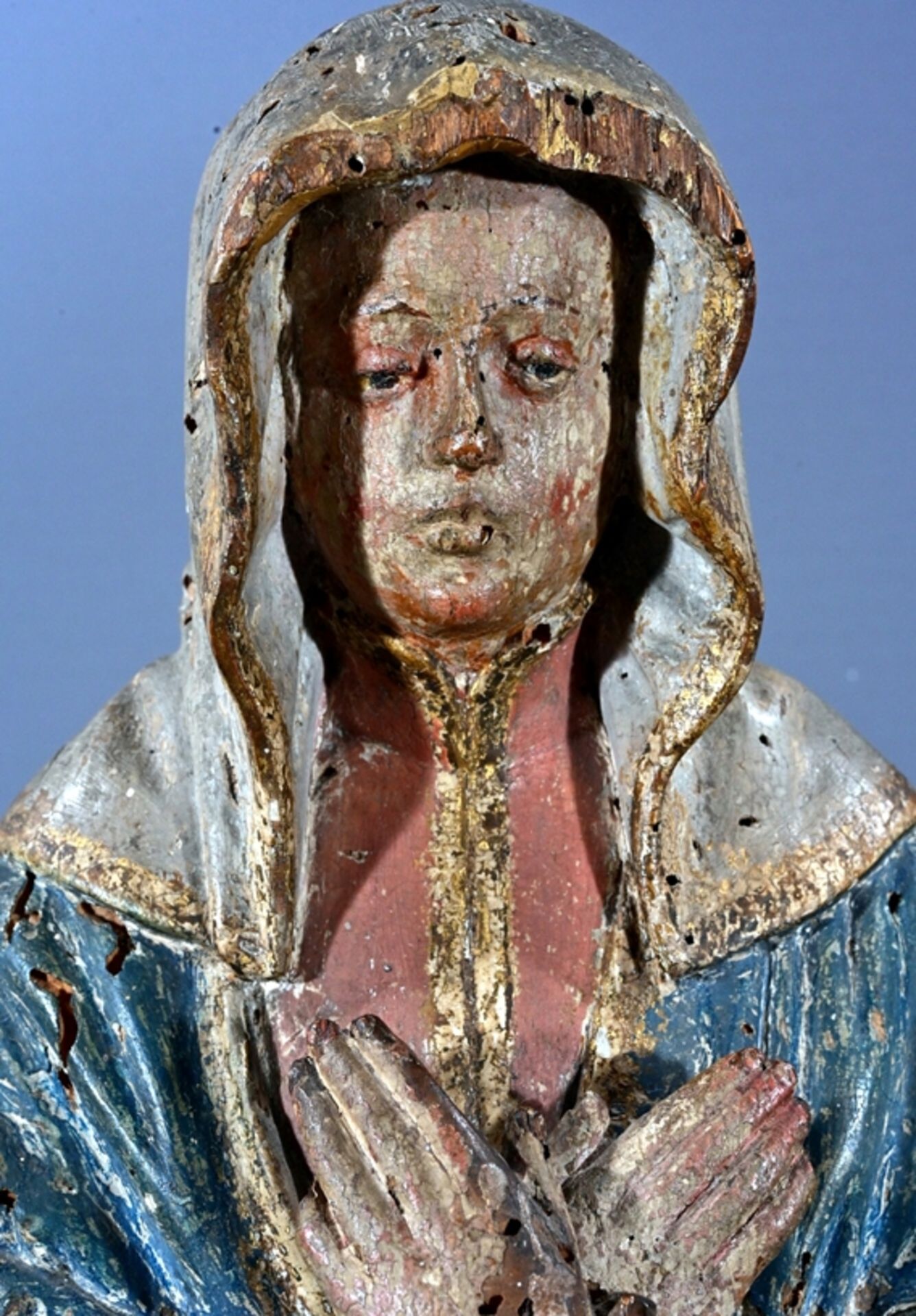 Stehende Madonna, Lindenholz geschnitzt mit Resten alter Fassung, süddeutsch, 18./19. Jhdt. Höhe ca - Bild 2 aus 8