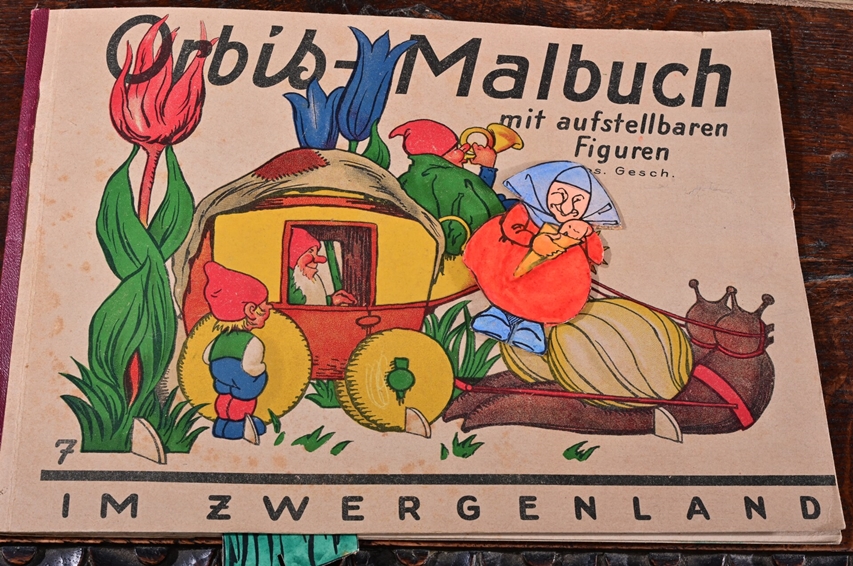 Großes Papiertheater / Kindertheater um 1900, ca. 40 verschiedene Kulissen, ca. 60 verschiedene Fig - Image 15 of 18