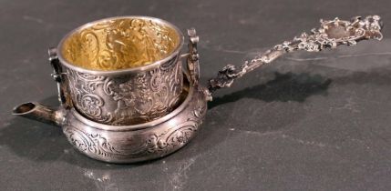 Zweiteiliges Teesieb, 800er Silber massiv. teilvergoldet, bestehend aus Stieltopf ähnlicher Kelle m