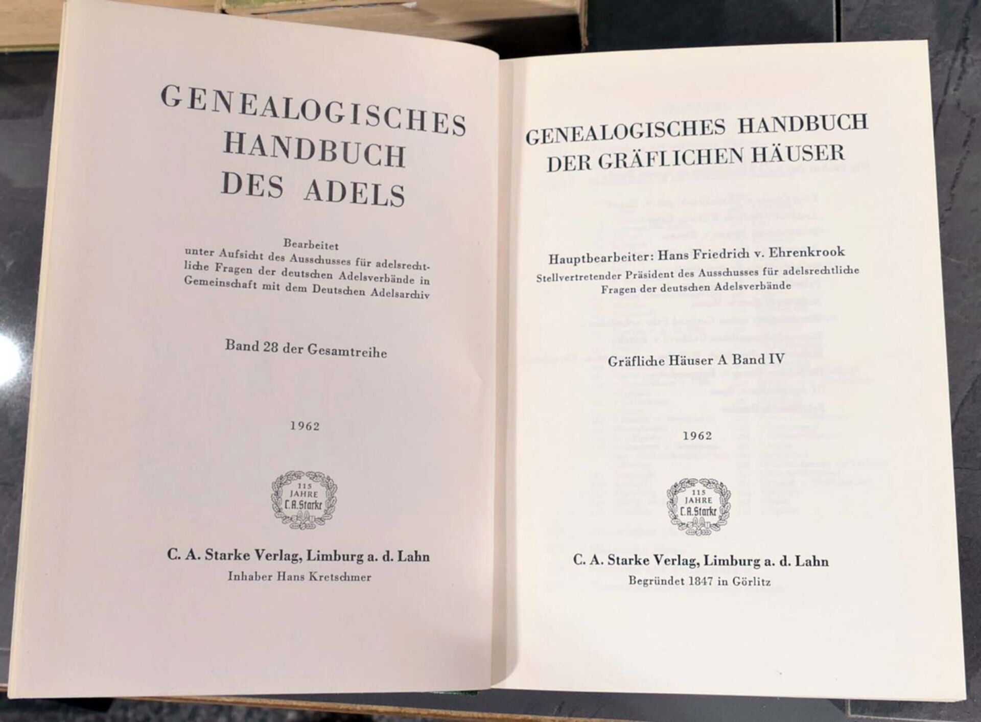 34 tlg. Sammlung versch. Genealogischer Handbücher des Adels des 19. & 20. Jhd., versch. Alter, For - Bild 8 aus 9