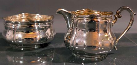 2 tlg. Milch und Zucker - Set, 800er Silber, 20. Jhd., gut erhaltene Innenvergoldung, zus. ca. 150