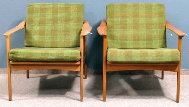 Paar Loungesessel / Loungechairs der 1950er / 60er Jahre, ungemarkte Nussbaum (?) Gestelle, Mid Cen