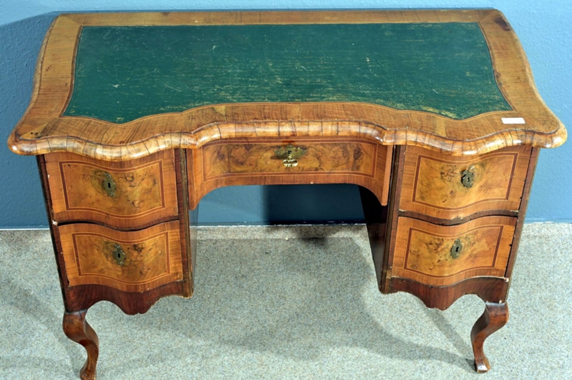 Antiker Damenschreibtisch, Dresdener Barock um 1890, Nussbaum und Nussbaumwurzelholz furnierter Hol - Bild 6 aus 9