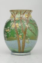 Antike Jugendstil/Art- Nouveau Vase aus mehrschichtigem, dickwandigem, mehrfach überfangenem, farbl