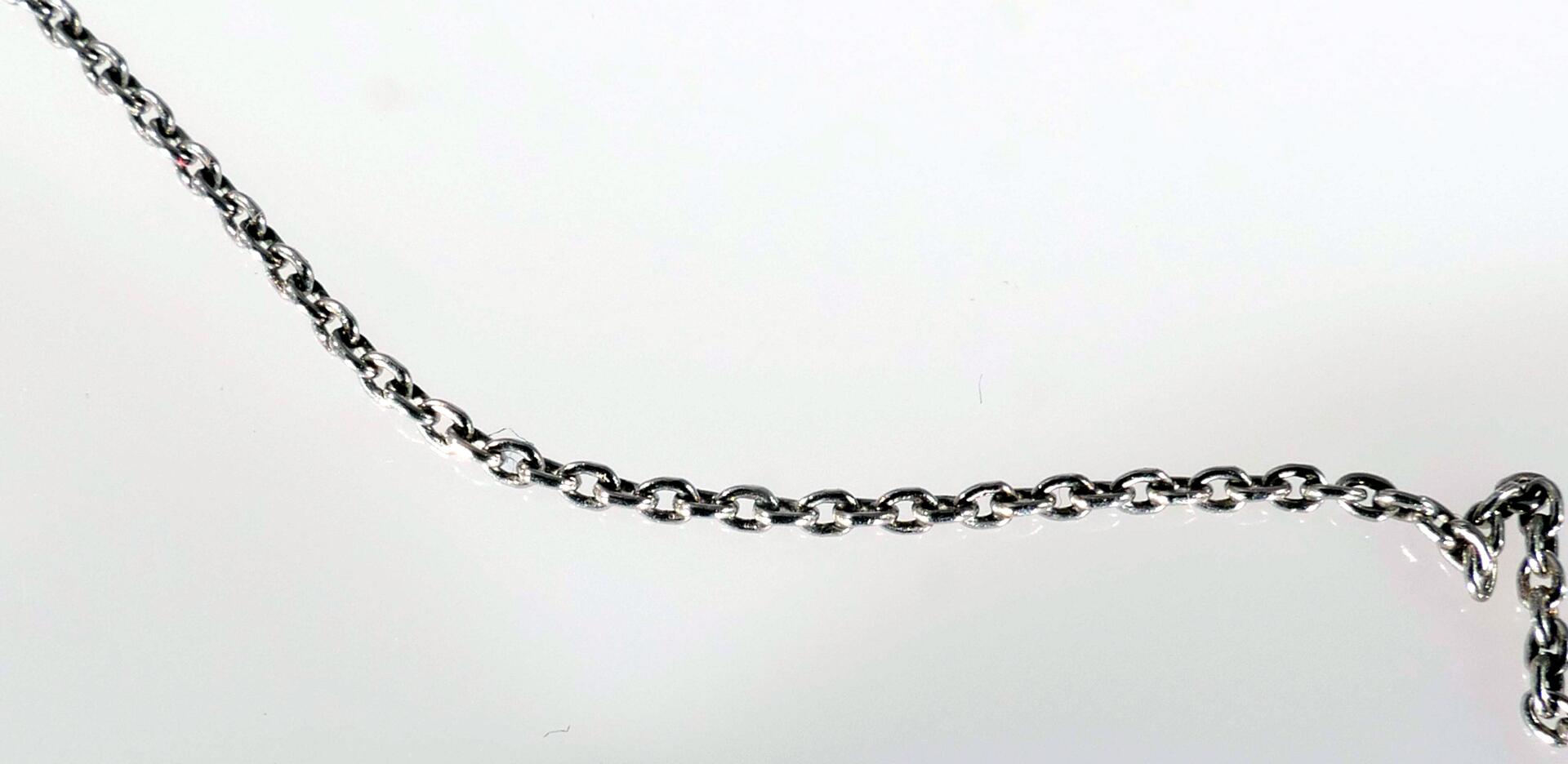 Feingliedrige 900er Platin Halskette mit beweglichem, dreiteiligem Kettenanhänger aus platiniertem  - Bild 8 aus 8