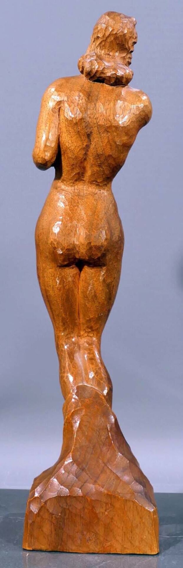 "Stehender Damenakt in bewegter Pose", ca. 35 cm hohe Holzschnitzfigur, unter dem Sockel bez.: Bern - Bild 4 aus 10