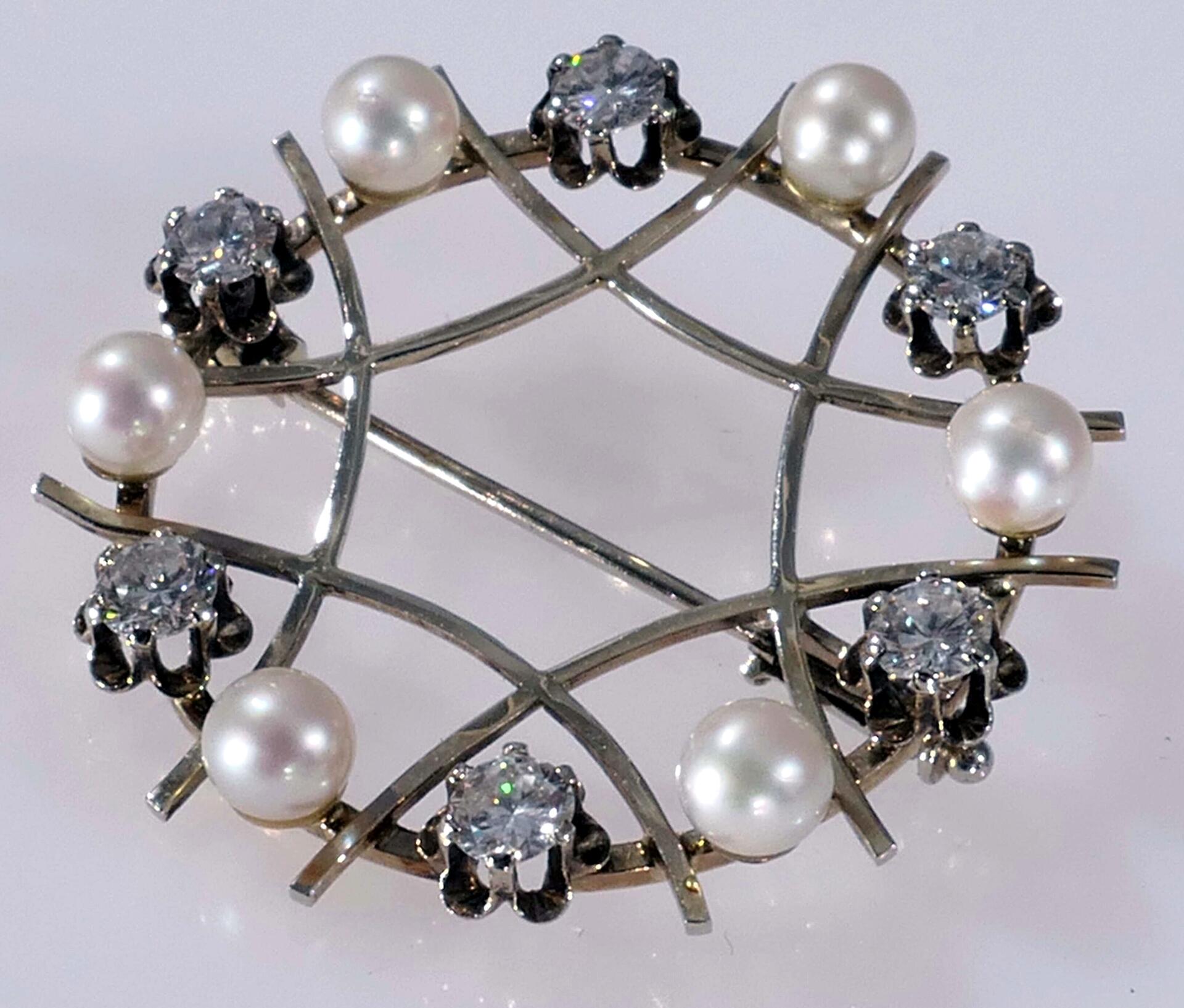 Runde 14K Weißgoldbrosche mit insgesamt 6 Perlen mit silbrigweißen Perlen von je ca. 4-5 mm und 6 D - Image 2 of 7