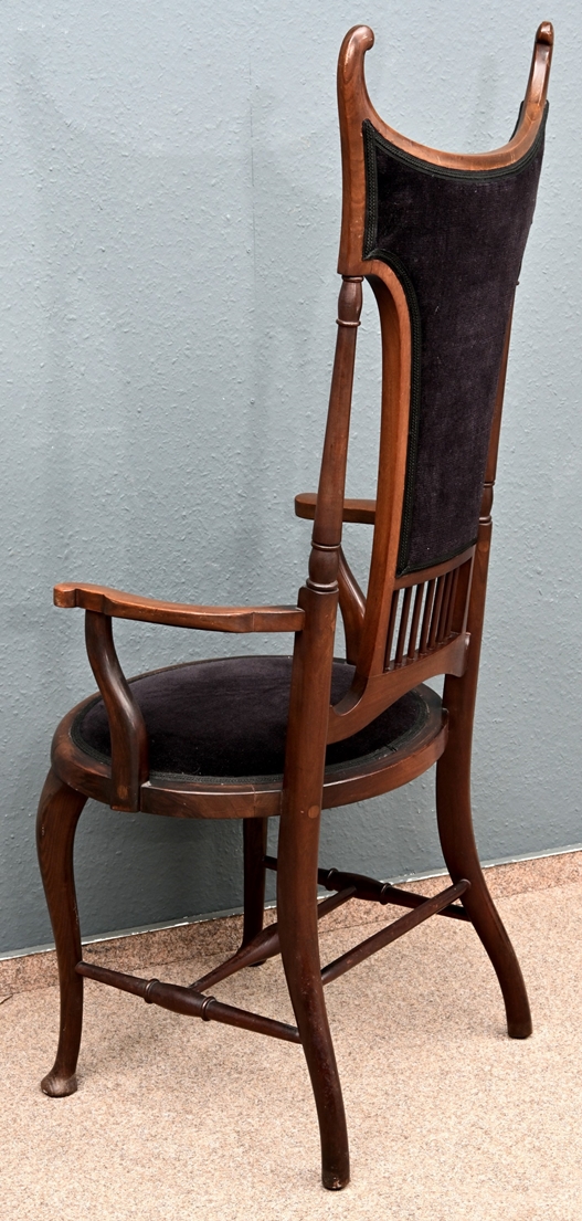 Außergewöhnlicher, thronartiger "Highback - Chair", England Arts & Crafts Era um 1900. Die in ihrer - Image 4 of 6