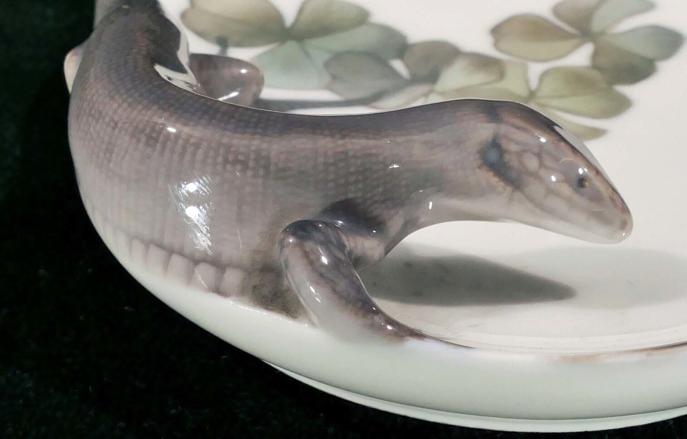 "Salamander" - Schälchen, Royal Copenhagen, Weißporzellan mit polychromer Staffage, teils plastisch - Image 3 of 6