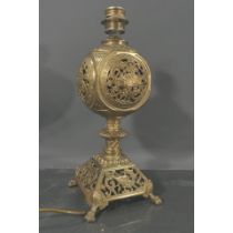 Antike Tischlampe, Messing, Historismus, um 1900, nachträglich elektrifiziert, teilweise durchbroch