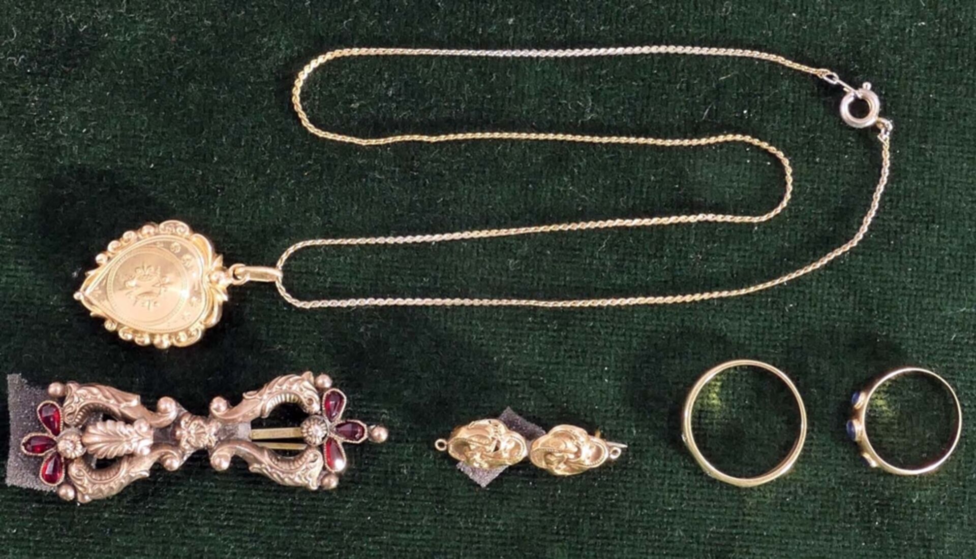 5 teiliges Konvolut, teils antiker Schmuckstücke, teilweise Gold, bestehend aus Kette mit Anhänger, - Bild 2 aus 8