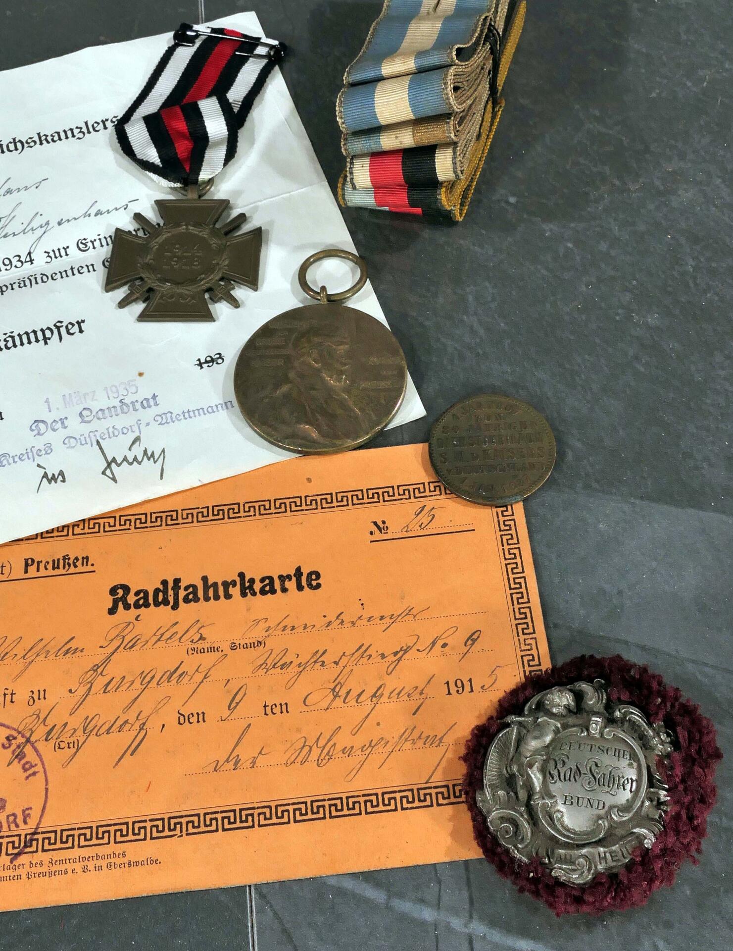 Konvolut "Kaiserreich", bestehend aus versch. zivilen & militärischen Auszeichnungen. Versch. Alter - Bild 7 aus 10