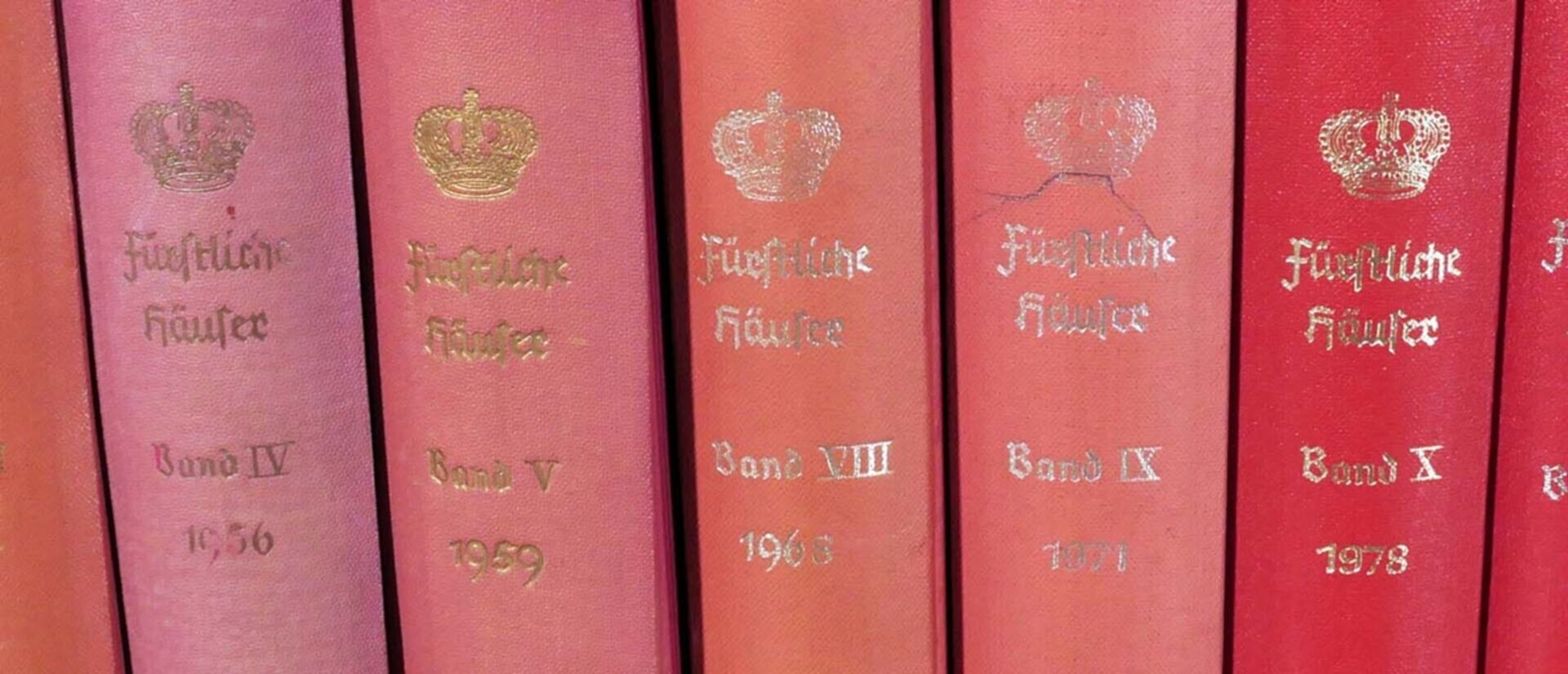 Genealogisches Handbuch des Adels "Fürstliche Häuser", 15 Bände, 1951 - 1997, versch. Erhalt. - Bild 3 aus 6