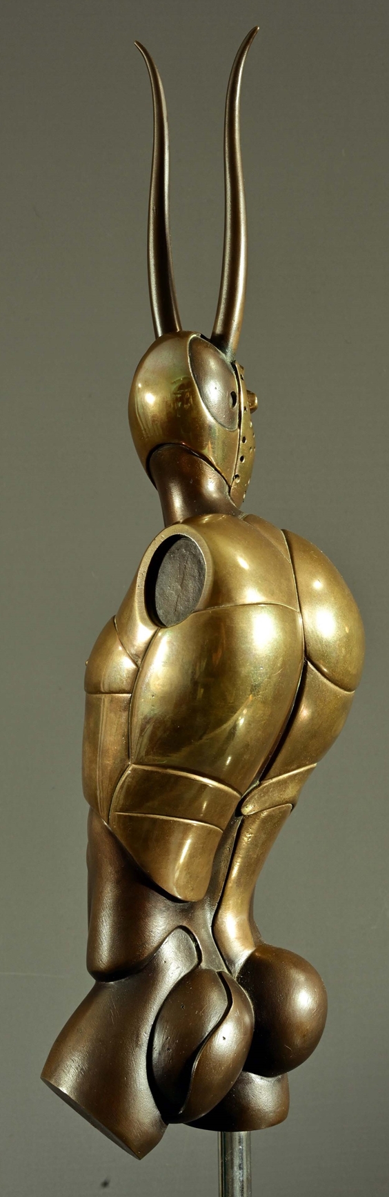 "Minotaurus" - (1977) auf Sockel stehende Figur aus Bronze, Messing und Messing verchromt, Entwurf - Image 17 of 23