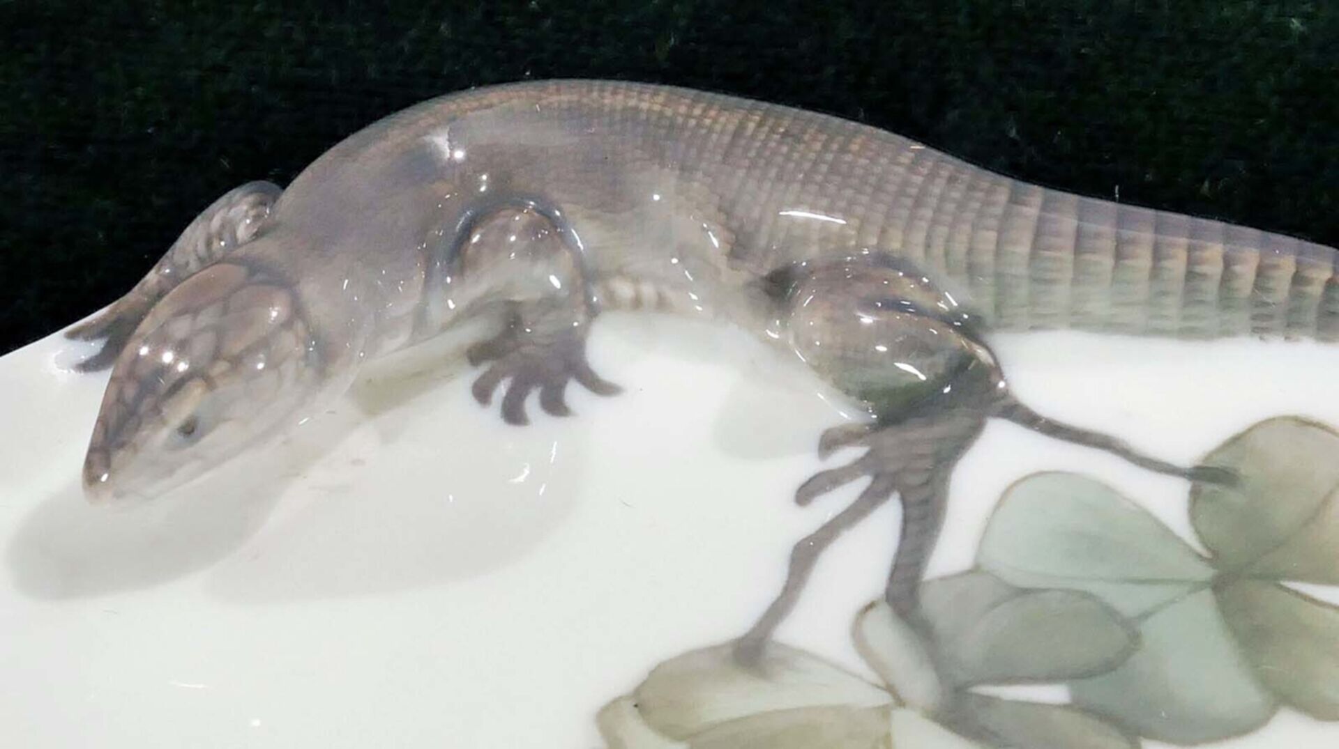 "Salamander" - Schälchen, Royal Copenhagen, Weißporzellan mit polychromer Staffage, teils plastisch - Bild 2 aus 6