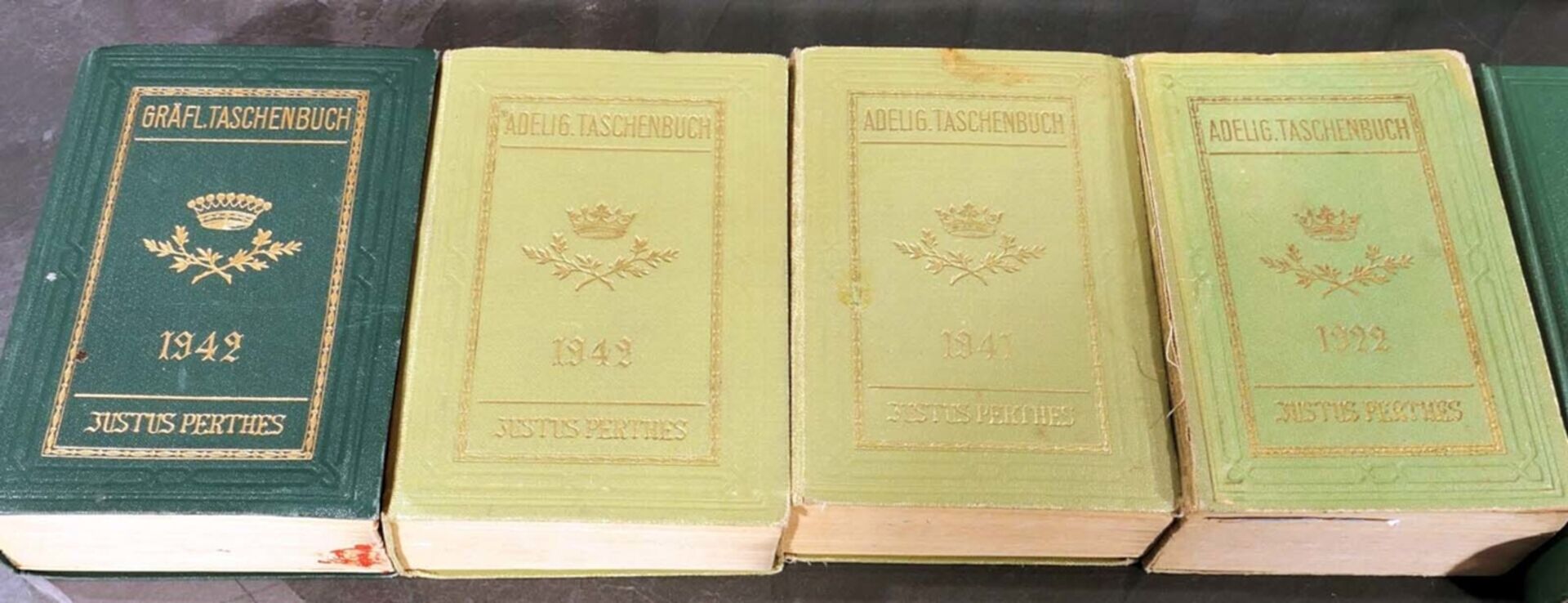 34 tlg. Sammlung versch. Genealogischer Handbücher des Adels des 19. & 20. Jhd., versch. Alter, For - Bild 2 aus 9