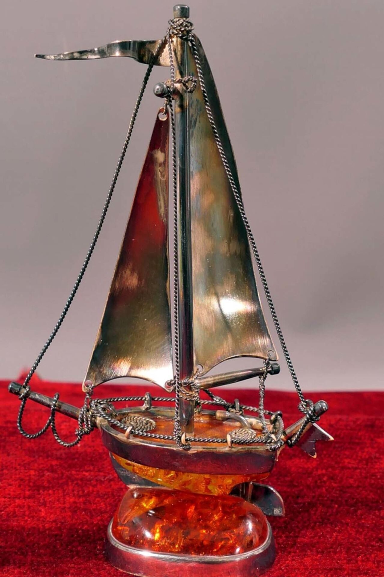5 tlg. Konvolut verschiedener, Setzkasten - Objekte, tlw. Silber, bestehend aus Segelschiff (H ca.  - Bild 6 aus 11