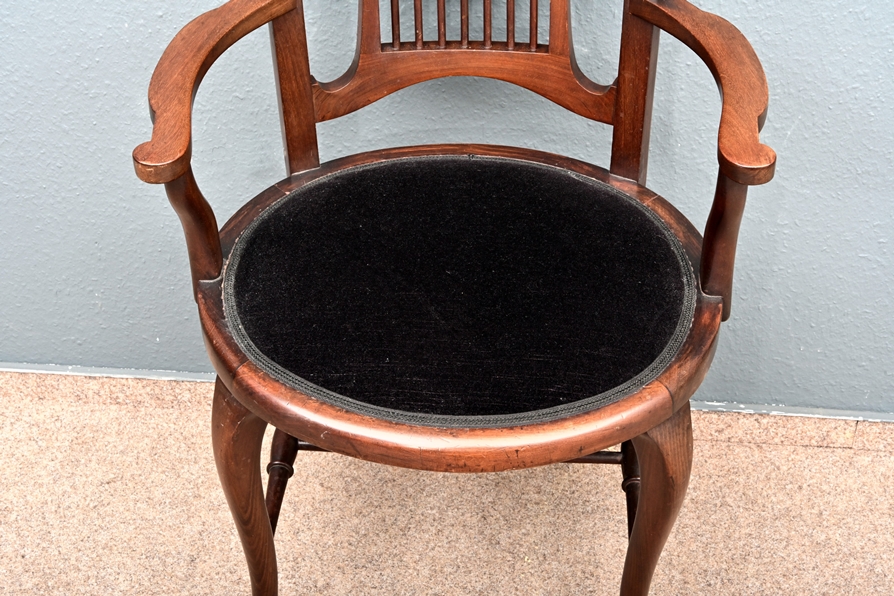 Außergewöhnlicher, thronartiger "Highback - Chair", England Arts & Crafts Era um 1900. Die in ihrer - Image 5 of 6