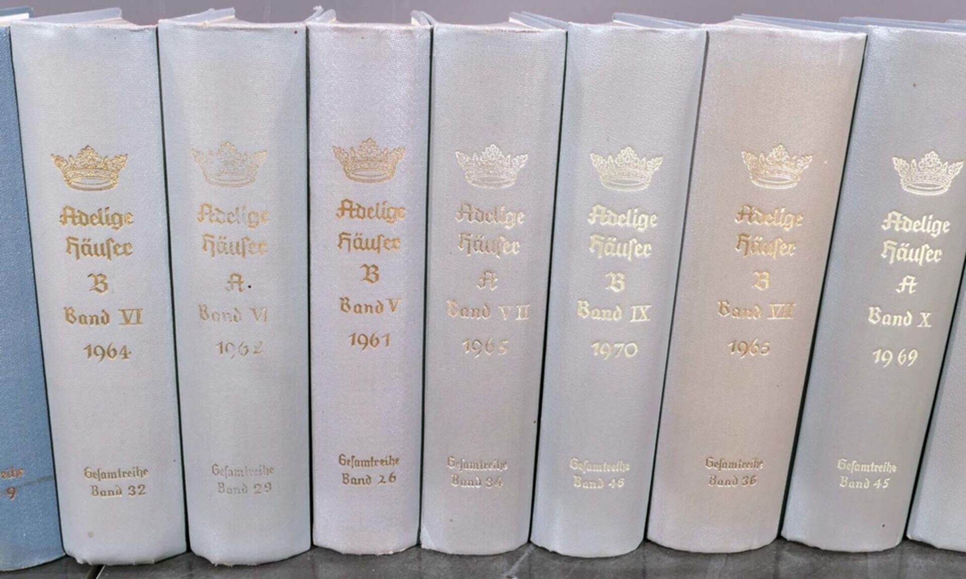 34 tlg. Sammlung versch. Genealogischer Handbücher des Adels des 19. & 20. Jhd., versch. Alter, For - Bild 6 aus 9