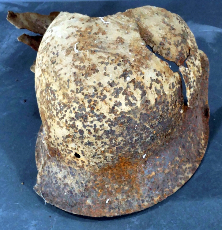 Schlachtfeld - Bodenfund. Helm eines Wehrmachtsangehörigen, gefunden Nähe Bahnübergang in Stöcken b - Image 5 of 6