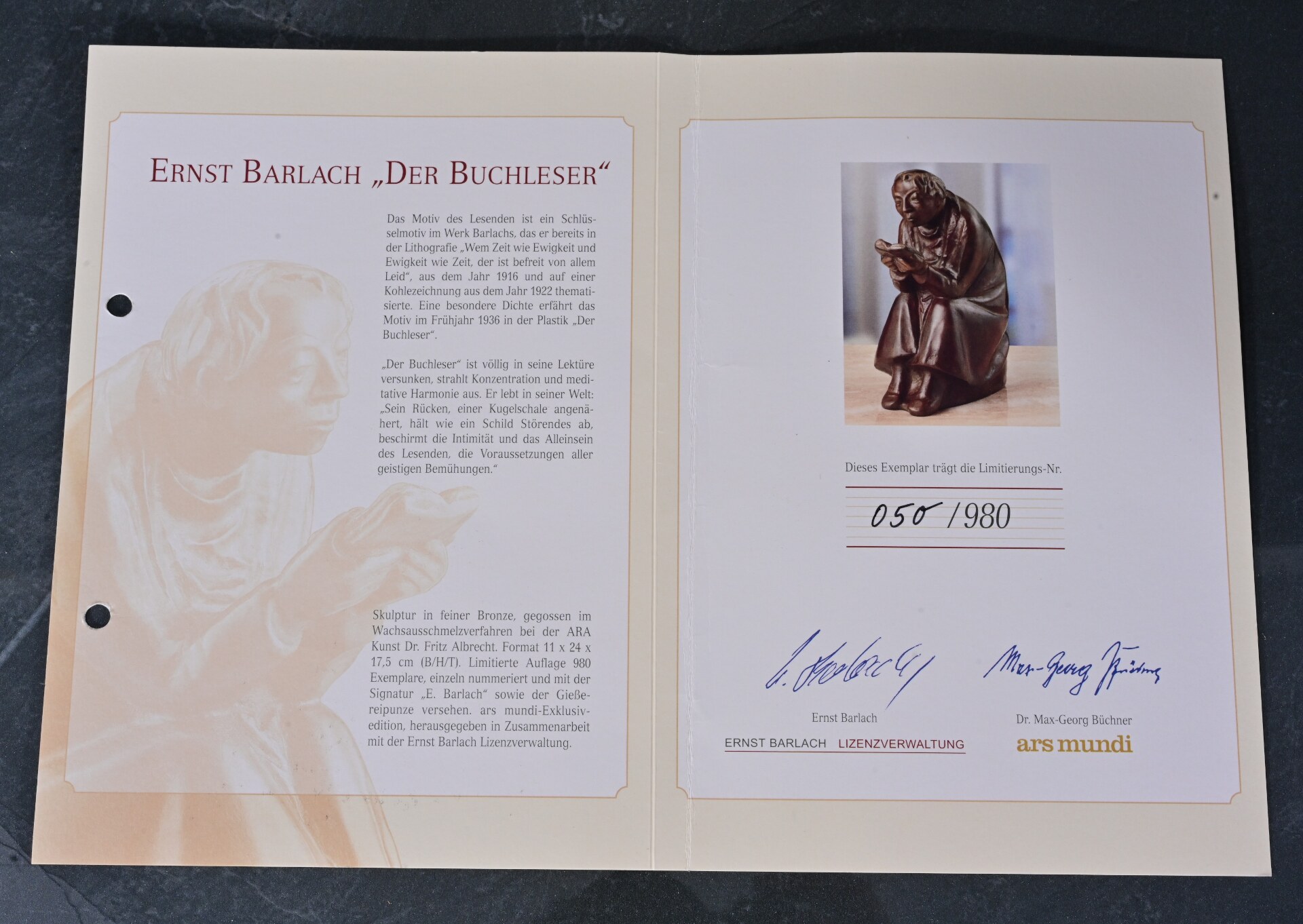 ERNST BARLACH: "DER BUCHLESER", limitierte multiple Bronze, No. 50 von 980 Exemplaren; im Walzaussc - Image 11 of 12