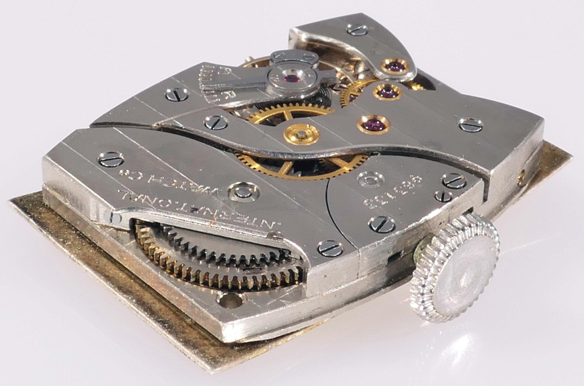 IWC - Herrenarmbanduhr, der 1920er / 30er Jahre, rechteckiges Stahlgehäuse, Uhrwerk mit Handaufzug, - Image 7 of 11