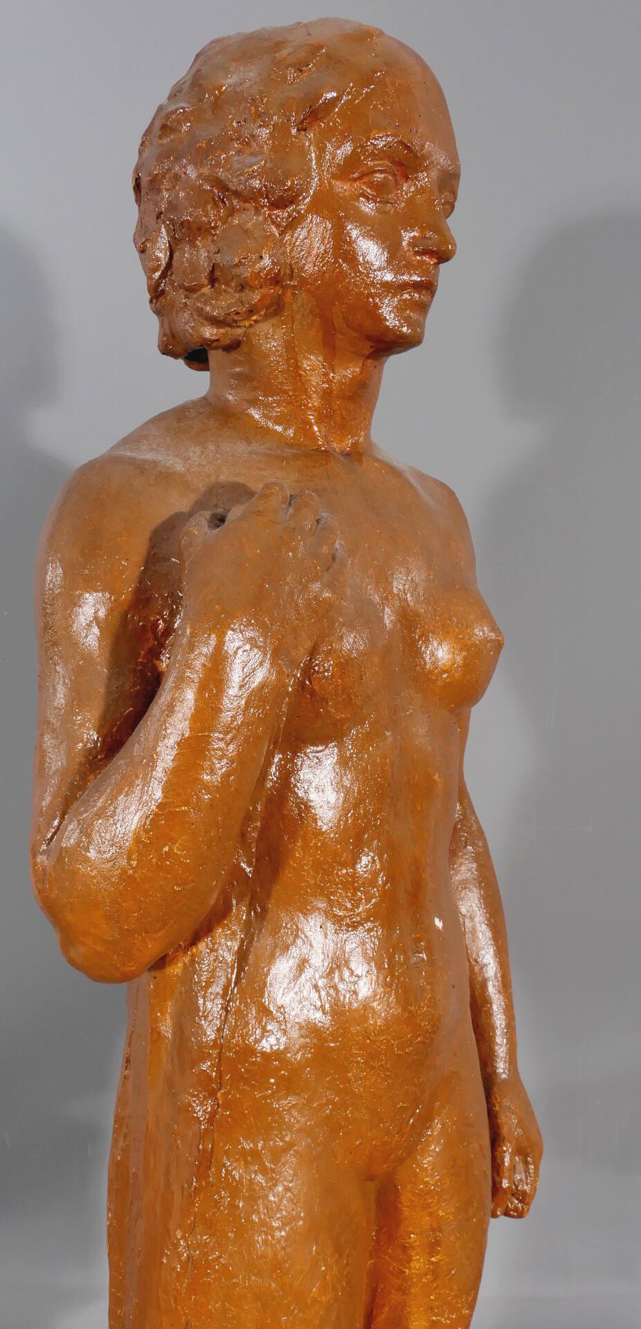 HEINRICH SCHLOTTER: "Die Badende" - Stukko, Standfigur von 1926. Nackte, stehende junge Frau, ihre - Image 5 of 15
