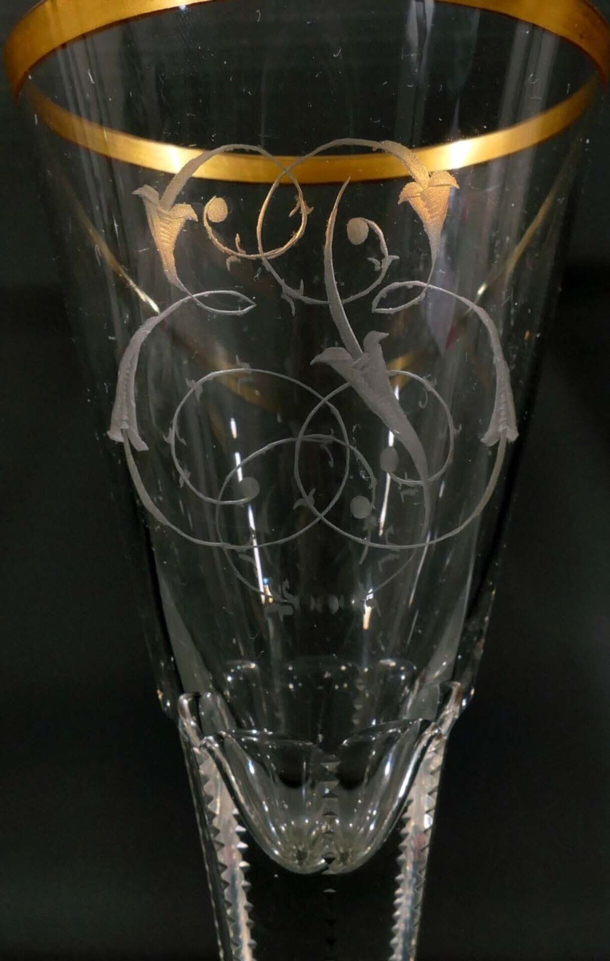 Prachtvolles Pokalglas in "Lauensteiner" - Manier, ligiertes Besitzermonogramm, Goldrand, Höhe 22 c - Bild 5 aus 6