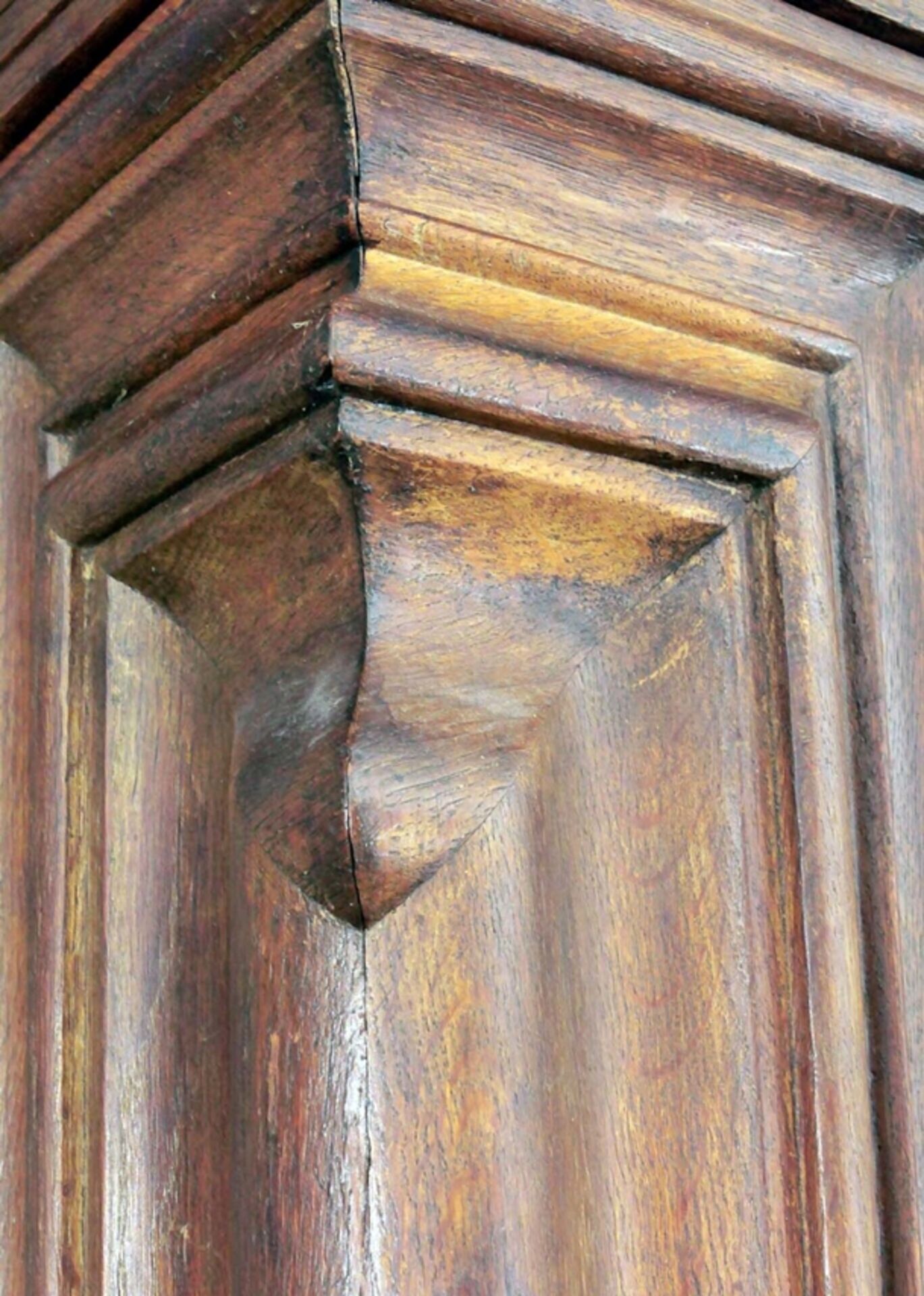 Imposanter "Frankfurter Wellenschrank", Hessen um 1730 / 40, ca. 215 x 200 x 80 cm, vollzerlegbarer - Bild 7 aus 18