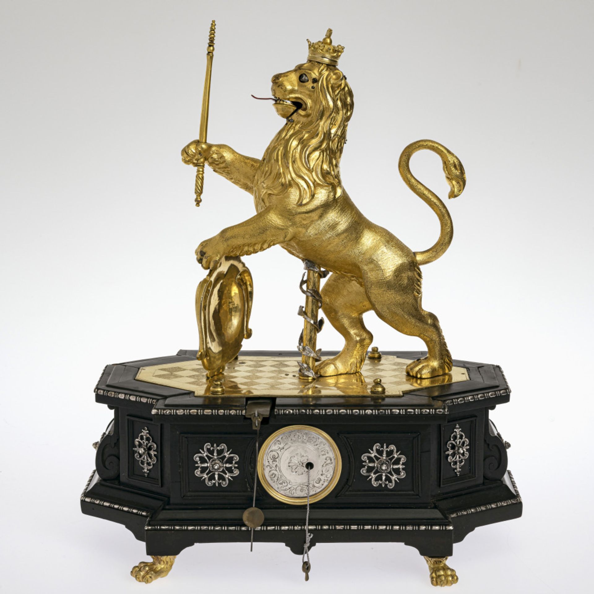 A figural clock with "Bavarian lion" automaton - South German (Augsburg?), circa 1627 - Image 3 of 7