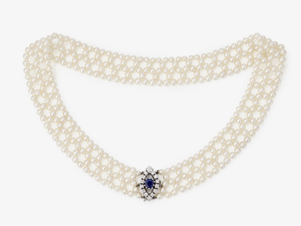 A cultured pearl necklace with sapphire and diamond clasp - Germany, 1950s-1960s - Image 2 of 2