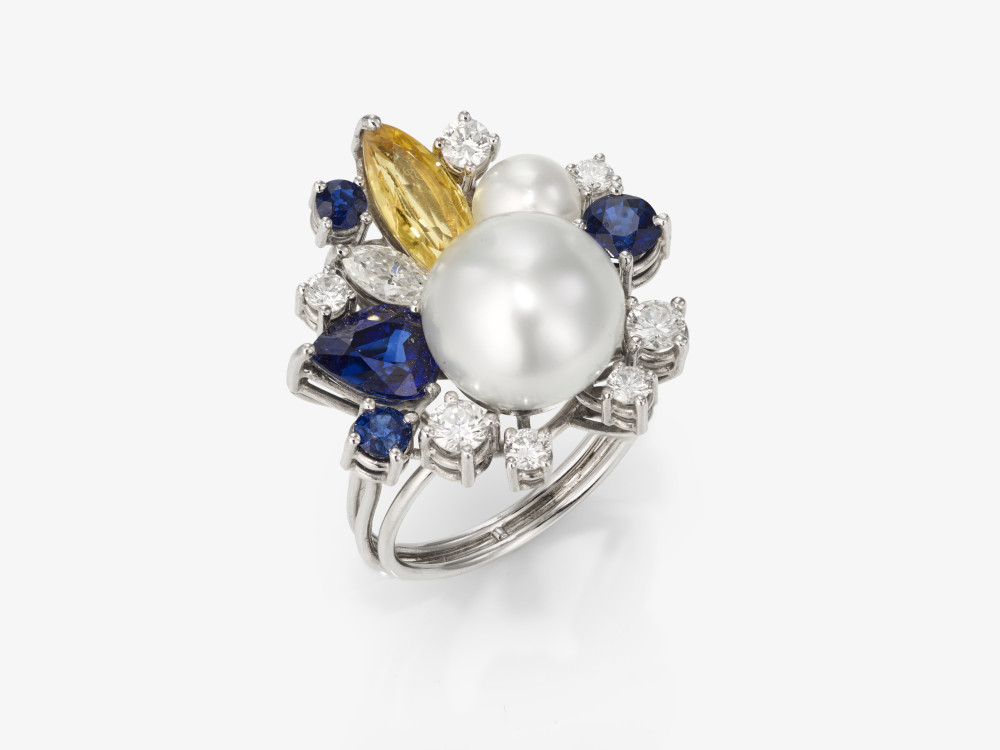 A ring with sapphires, brilliant-cut diamonds and cultured pearls - Nuremberg, 1970s, Juwelier SCHOT