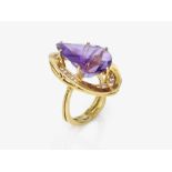 A ring with an amethyst and brilliant-cut diamonds - Nuremberg, Juwelier SCHOTT