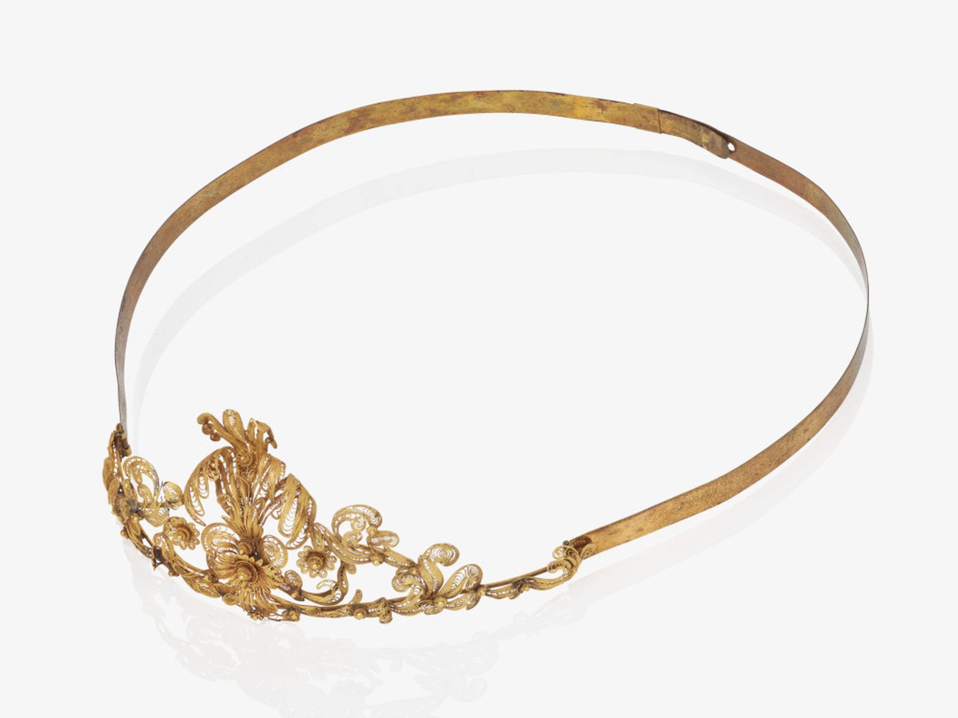 A rare tiara made of gold filigree (cannetille technique) - Probably Germany, circa 1810-1820 - Image 3 of 3