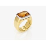 A ring with amber-coloured citrine - Nuremberg, Juwelier SCHOTT