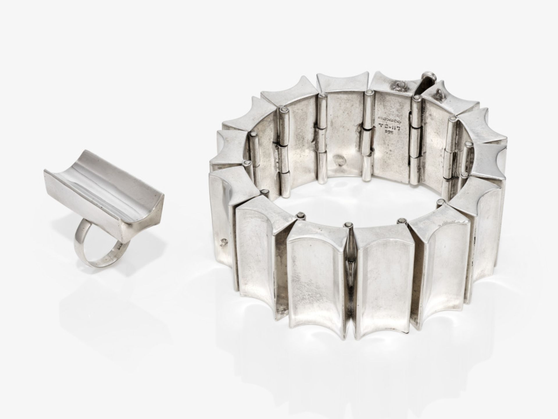 A vintage bracelet with ring made of high-gloss sterling silver - Mexico, Taxco, 1960s - 1970s