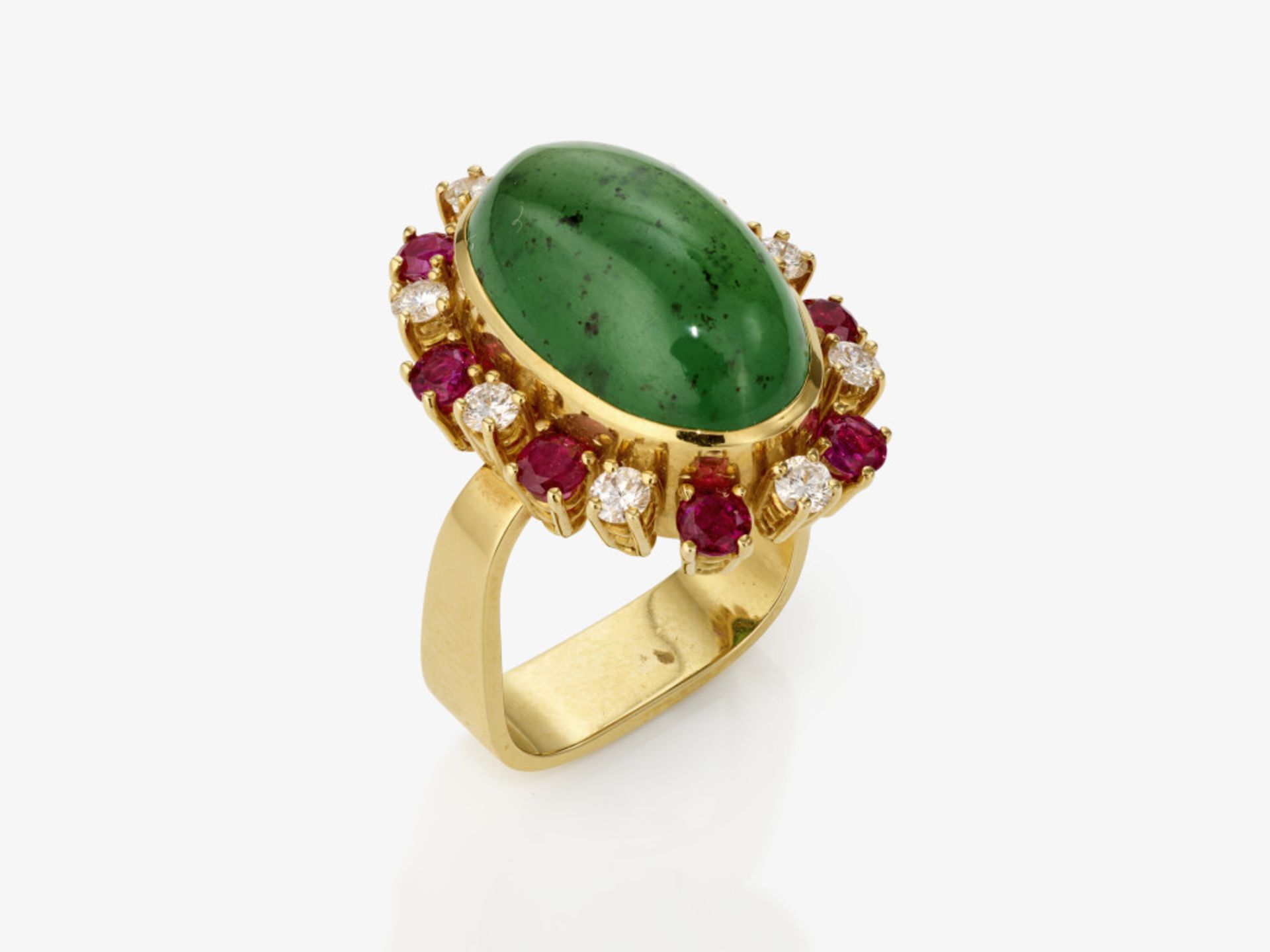 An entourage ring with green garnet (grossular), brilliant-cut diamonds and rubies - Nuremberg, 1970