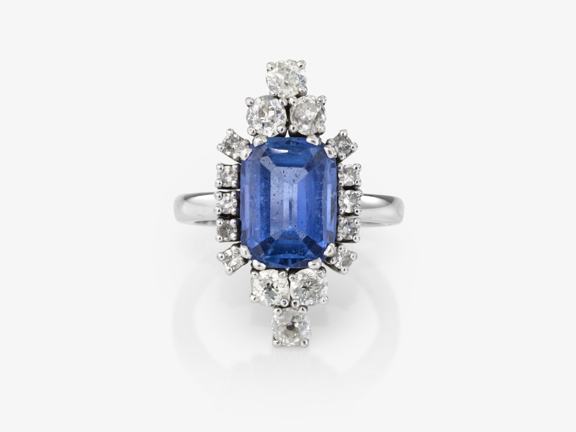 A ring with a sapphire and diamonds - Germany, 1970s - Image 2 of 2