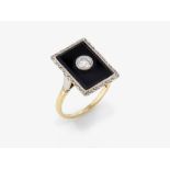 An Art Deco ring with a brilliant-cut diamond and onyx - Probably Germany, circa 1930