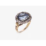 Ring mit Calzedon-Gemme mit Darstellung von Amor und Venus - Um 1780