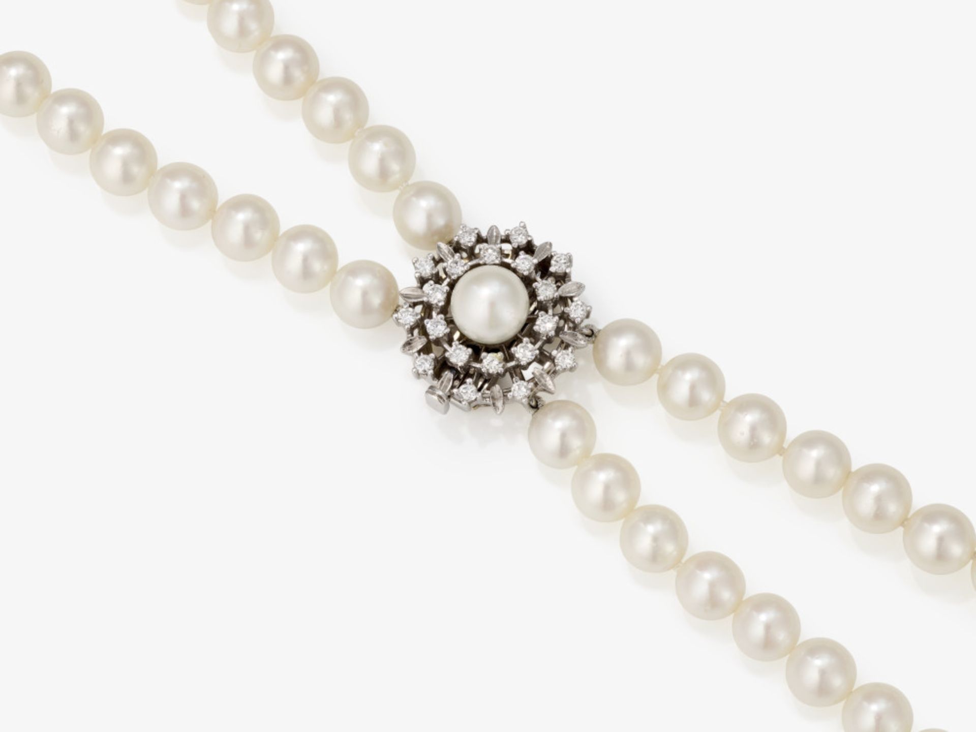 A 2-strand Akoya cultured pearl necklace with brilliant-cut diamond clasp - Germany, 1960s-1970s