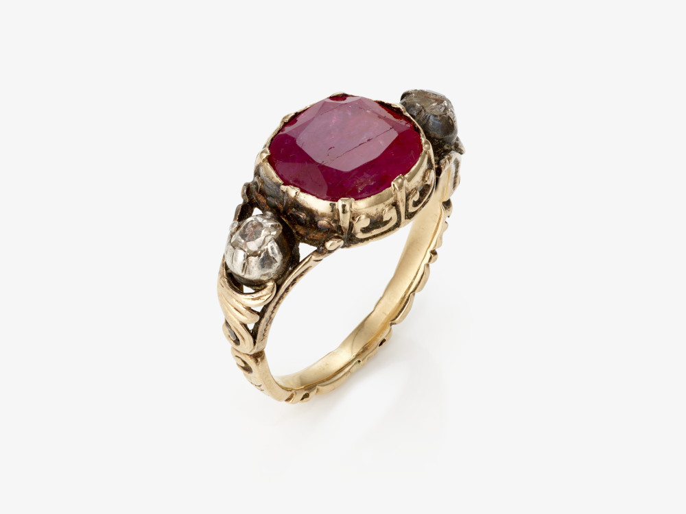 A ring with a ruby and 2 diamonds - Probably France, early 18th century