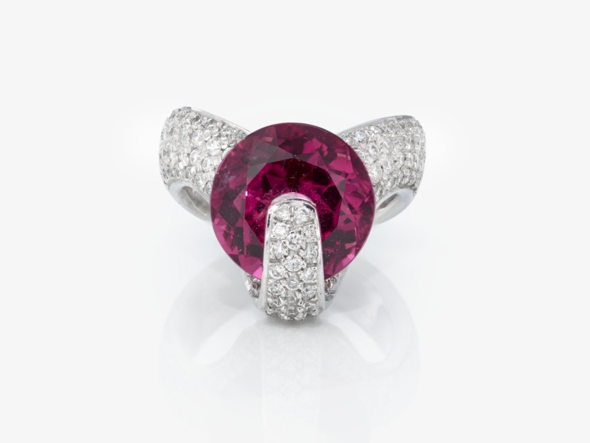 A ring with rubellite and brilliant-cut diamonds - Nuremberg, Juwelier SCHOTT - Image 3 of 3