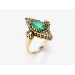 A ring with an emerald and brilliant-cut diamonds - Germany, circa 1915-1920