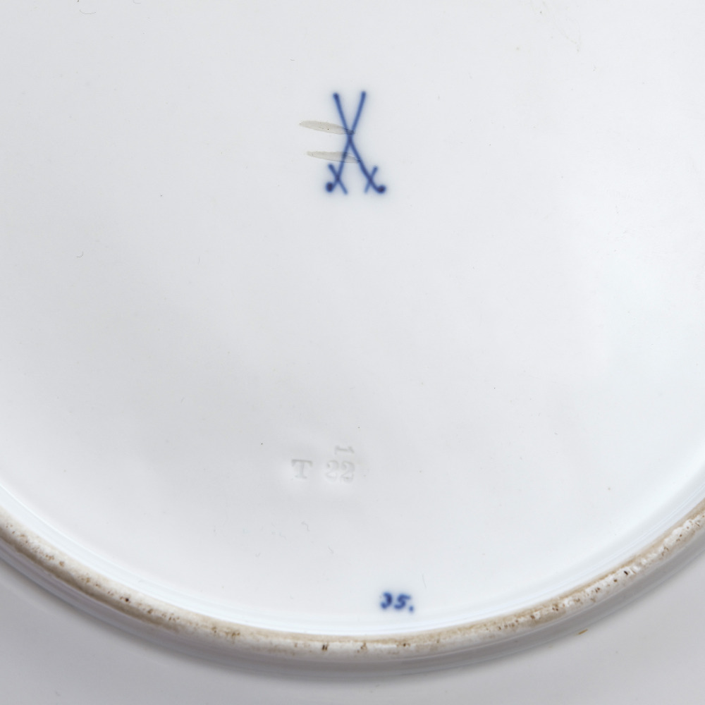 A "Flügelmuster" plate - Meissen, Rudolf Hentschel, 1901 - Image 2 of 2