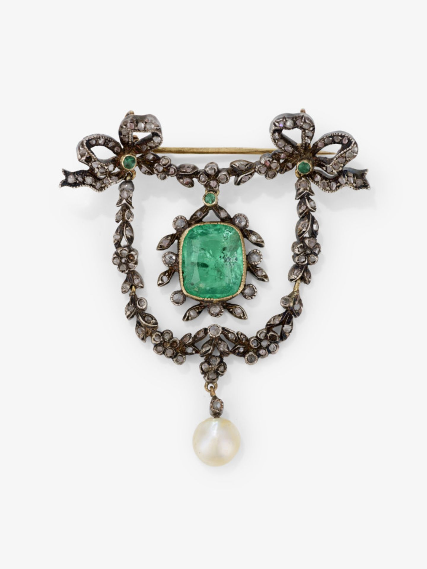 A garland-style brooch/pendant with emerald, diamonds and pearl - Probably France, late 19th century